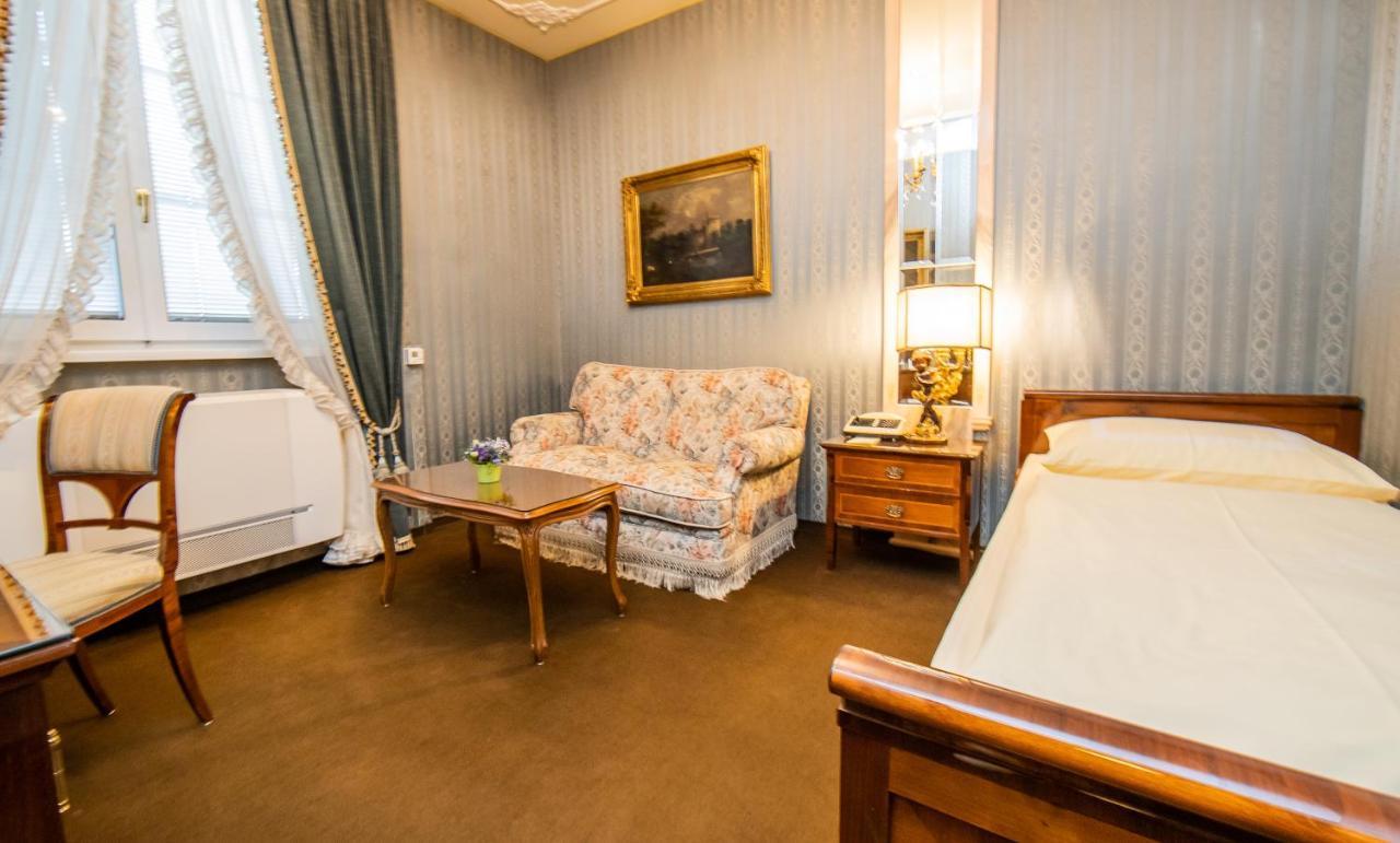 Palais Porcia Hotel