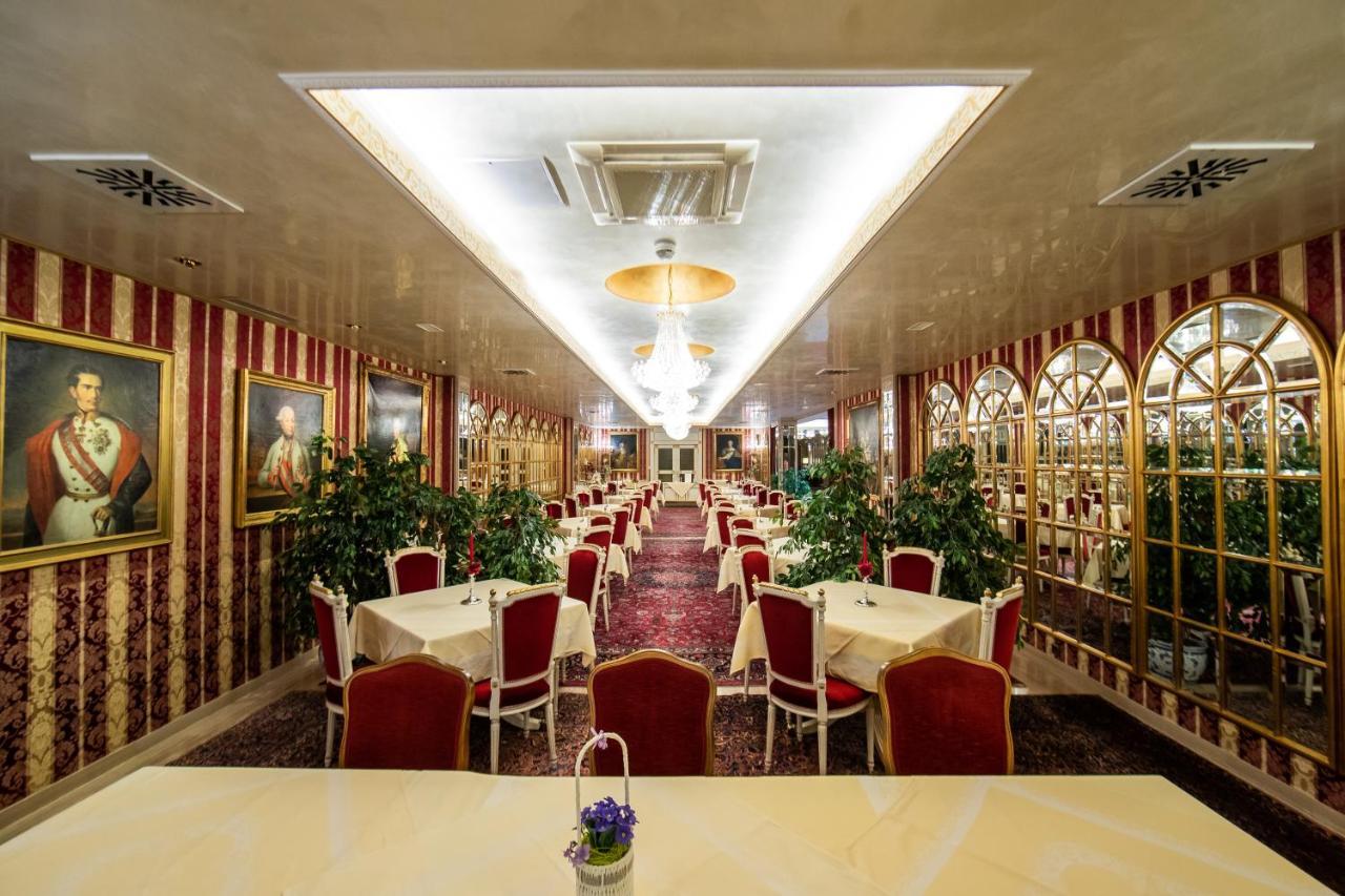 Palais Porcia Hotel 4*