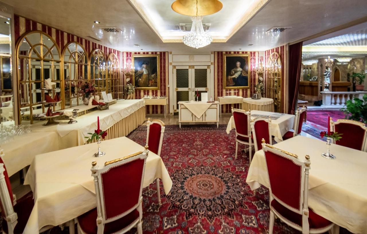 Palais Porcia Hotel 4*