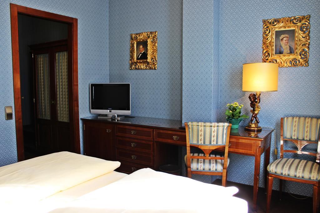 Palais Porcia 4*