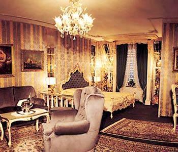 Palais Porcia Hotel