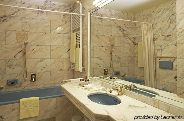 Palais Porcia 4*